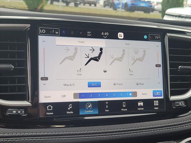 2027 Chrysler Pacifica Select