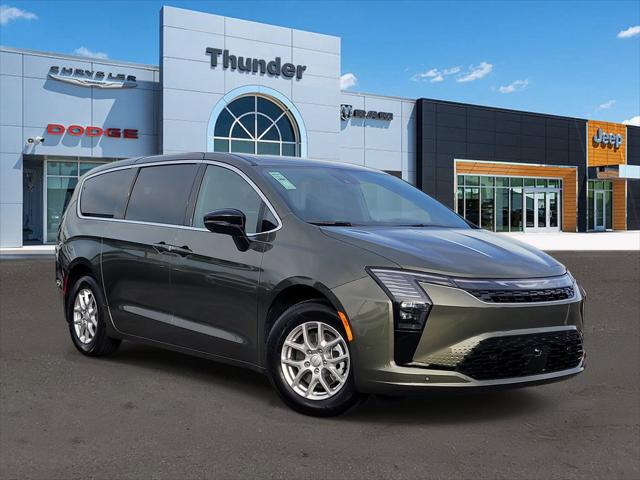 2027 Chrysler Pacifica Select for sale in Bartow, FL