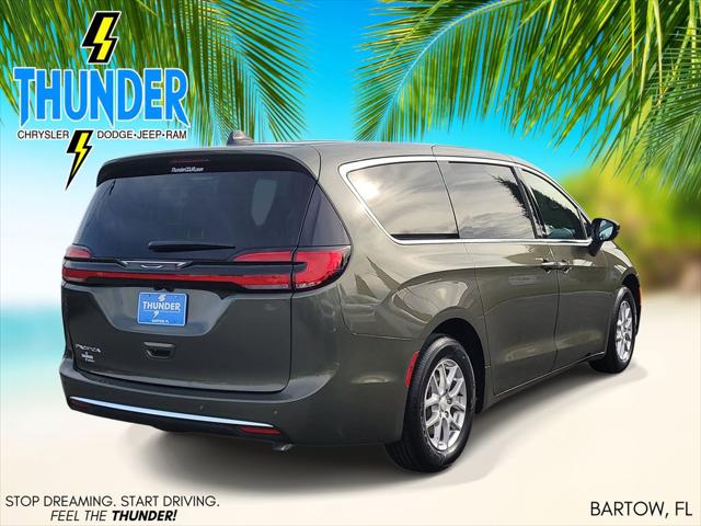 2027 Chrysler Pacifica Select