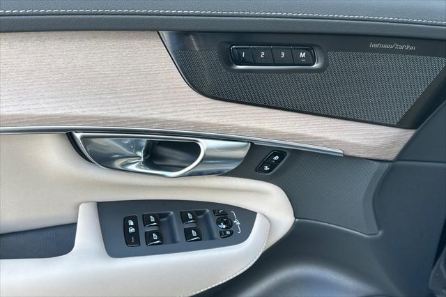 2026 Volvo XC90 Plug-In Hybrid Ultra, T8 AWD, Electric/Gasoline, Bright, 7 Seats