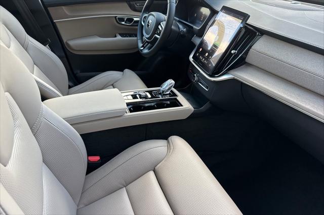 2026 Volvo XC90 Plug-In Hybrid Ultra, T8 AWD, Electric/Gasoline, Bright, 7 Seats
