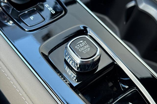 2026 Volvo XC90 Plug-In Hybrid Ultra, T8 AWD, Electric/Gasoline, Bright, 7 Seats
