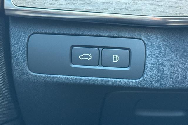 2026 Volvo XC90 Plug-In Hybrid Ultra, T8 AWD, Electric/Gasoline, Bright, 7 Seats