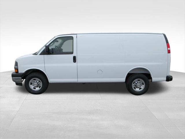 2026 Chevrolet Express Cargo Van 2500 Regular Wheelbase, WT, RWD