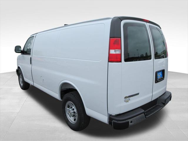 2026 Chevrolet Express Cargo Van 2500 Regular Wheelbase, WT, RWD