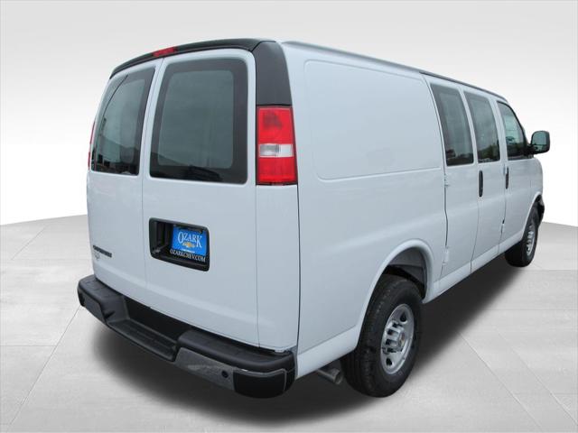 2026 Chevrolet Express Cargo Van 2500 Regular Wheelbase, WT, RWD