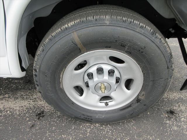 2026 Chevrolet Express Cargo Van 2500 Regular Wheelbase, WT, RWD