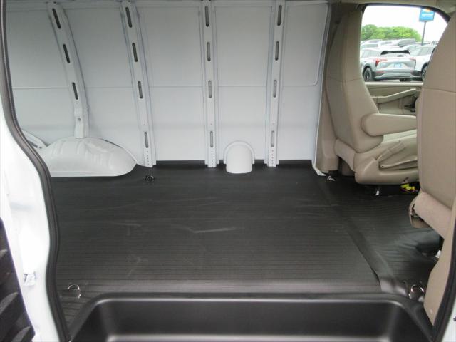 2026 Chevrolet Express Cargo Van 2500 Regular Wheelbase, WT, RWD