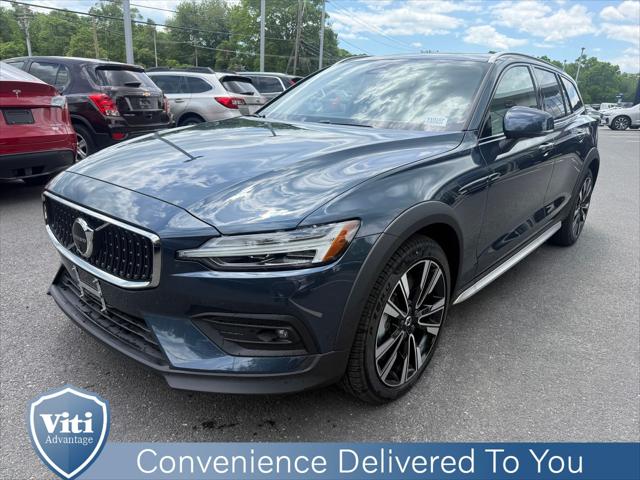 2026 Volvo V60 Cross Country Ultra, B5 AWD Gas (mild hybrid)