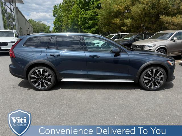 2026 Volvo V60 Cross Country Ultra, B5 AWD Gas (mild hybrid)
