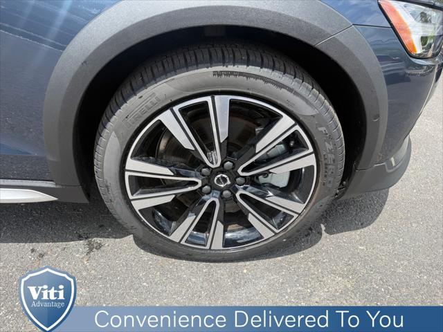 2026 Volvo V60 Cross Country Ultra, B5 AWD Gas (mild hybrid)