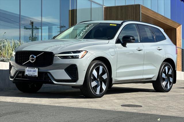 2024 Volvo XC60 Recharge T8 Plus Dark Theme