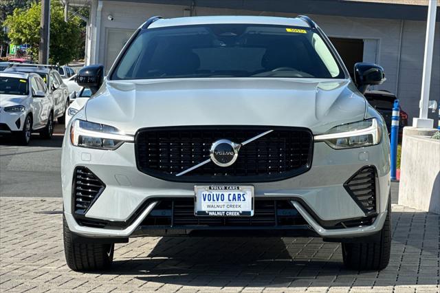 2024 Volvo XC60 Recharge T8 Plus Dark Theme