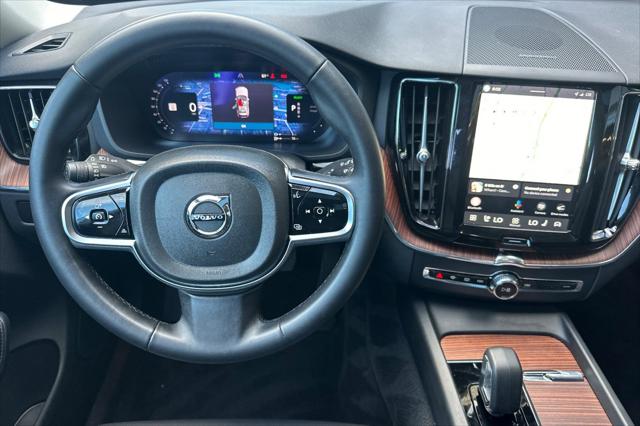 2024 Volvo XC60 Recharge T8 Plus Dark Theme