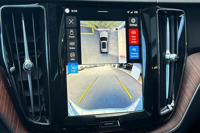 2024 Volvo XC60 Recharge T8 Plus Dark Theme