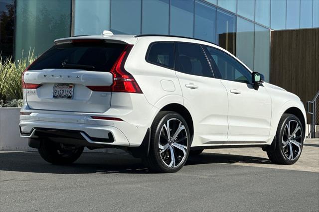 2024 Volvo XC60 Recharge T8 Ultimate Dark Theme