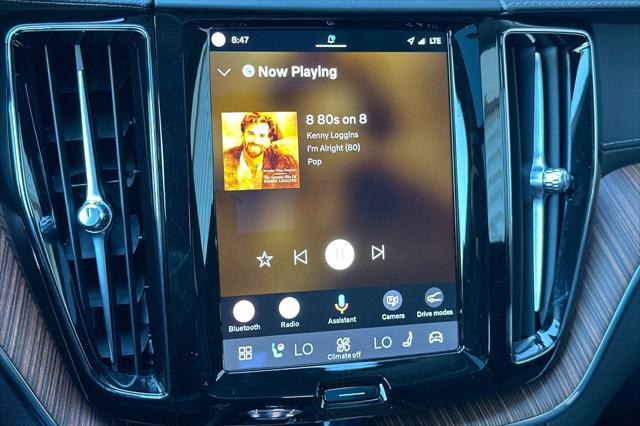 2024 Volvo XC60 Recharge T8 Ultimate Dark Theme
