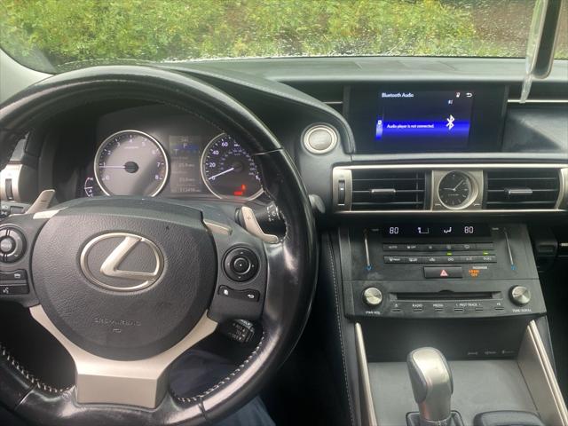 2016 Lexus IS 200t 200t