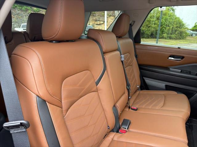 2024 Nissan Pathfinder Platinum 4WD