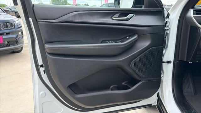 2023 Jeep Grand Cherokee L Altitude 4x2