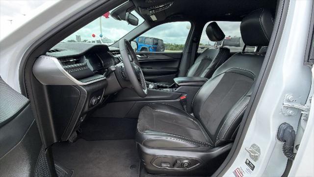 2023 Jeep Grand Cherokee L Altitude 4x2