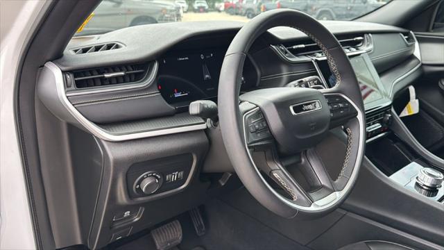 2023 Jeep Grand Cherokee L Altitude 4x2