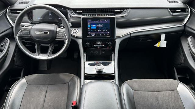2023 Jeep Grand Cherokee L Altitude 4x2
