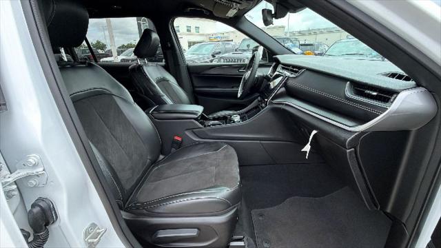 2023 Jeep Grand Cherokee L Altitude 4x2