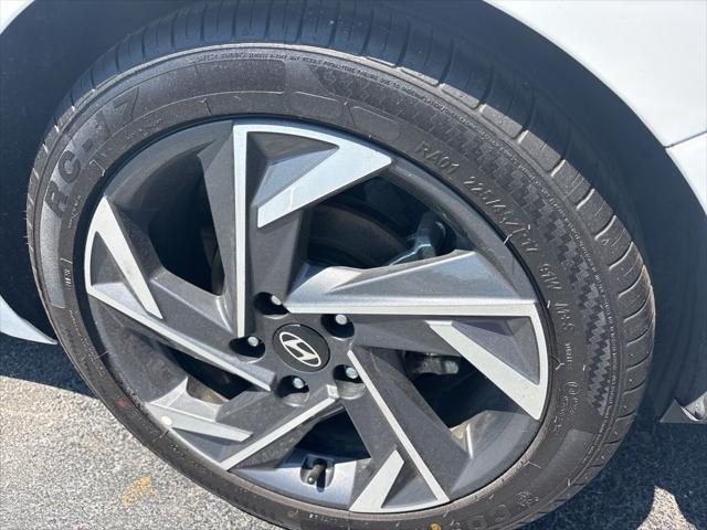 2025 Hyundai Elantra Hybrid Limited