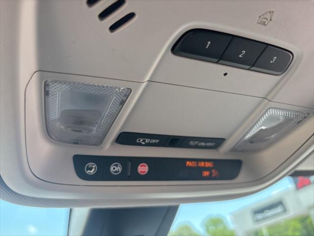 2021 Chevrolet Traverse AWD LT Leather