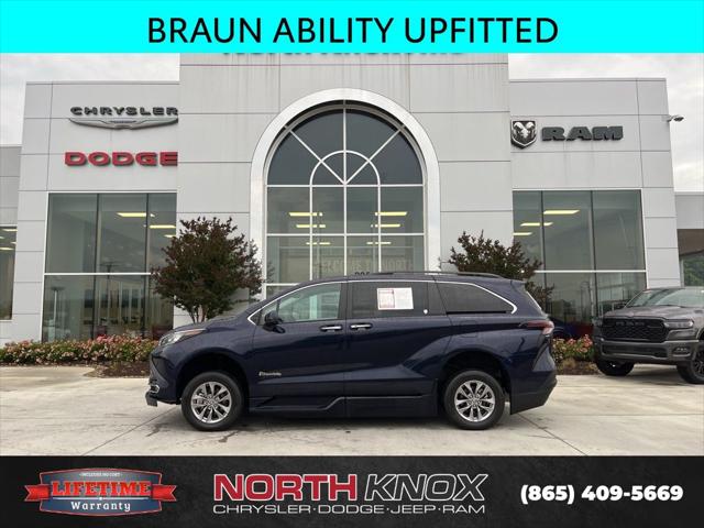2024 Toyota Sienna XLE