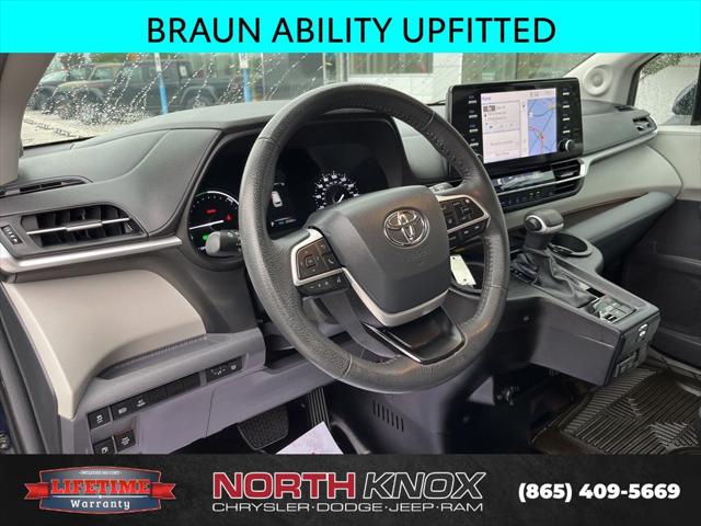 2024 Toyota Sienna XLE