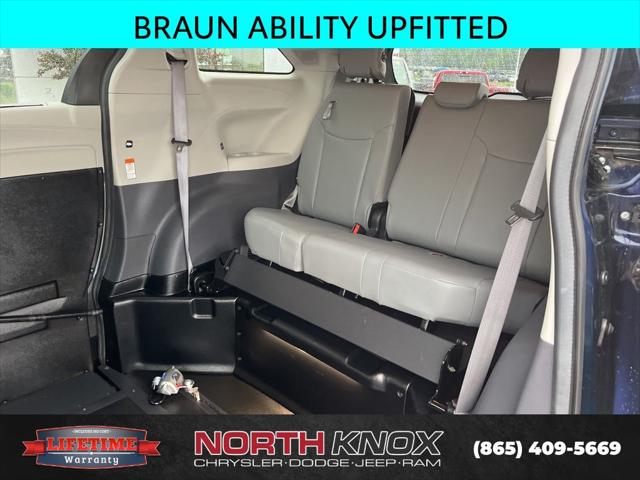 2024 Toyota Sienna XLE