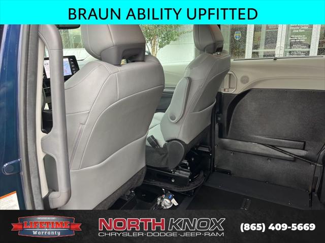 2024 Toyota Sienna XLE