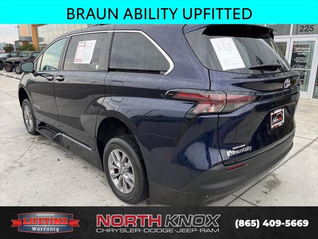 2024 Toyota Sienna XLE