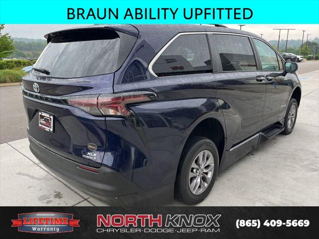 2024 Toyota Sienna XLE