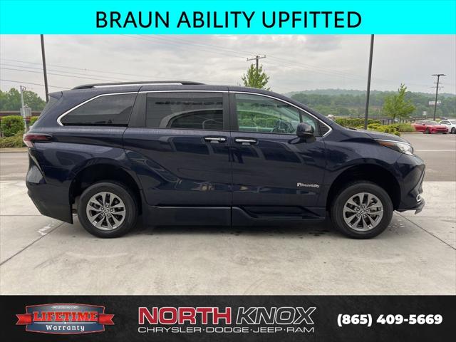 2024 Toyota Sienna XLE