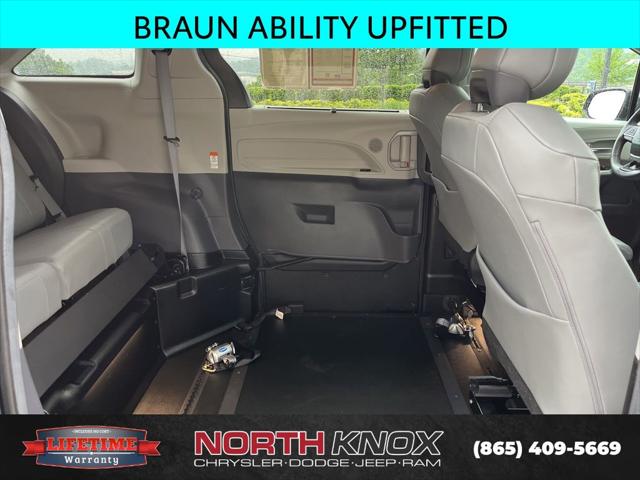 2024 Toyota Sienna XLE
