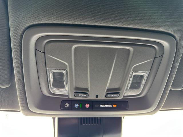 2024 Chevrolet Silverado 1500 2WD Crew Cab Short Bed Custom
