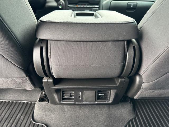 2024 Chevrolet Silverado 1500 2WD Crew Cab Short Bed Custom