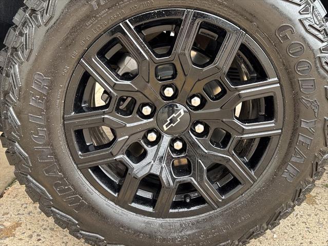 2023 Chevrolet Colorado 4WD Crew Cab Short Box Trail Boss