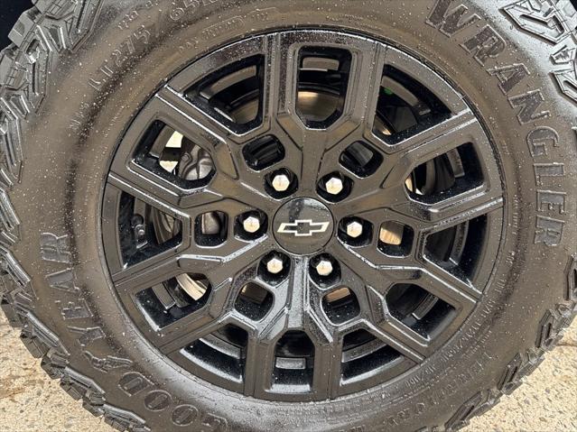 2023 Chevrolet Colorado 4WD Crew Cab Short Box Trail Boss
