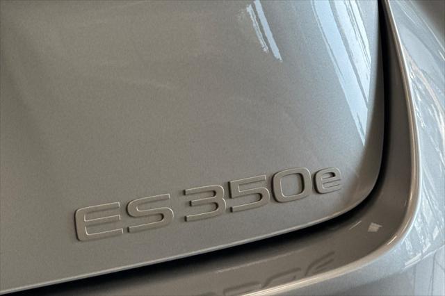 2026 Lexus ES 350 350
