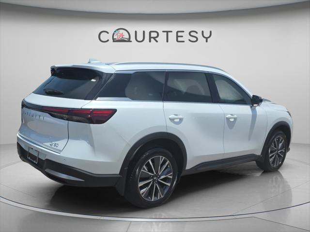 2027 INFINITI QX60 LUXE