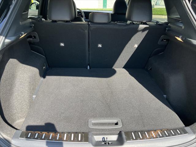 2025 Nissan Kicks SR FWD