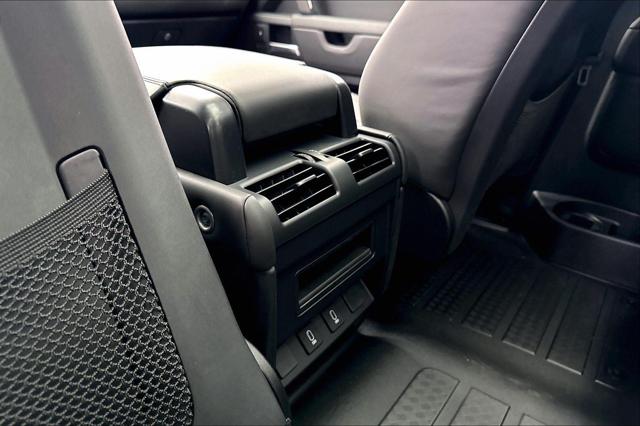 2026 Land Rover Defender 90 X-Dynamic SE