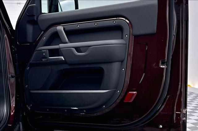 2026 Land Rover Defender 90 X-Dynamic SE