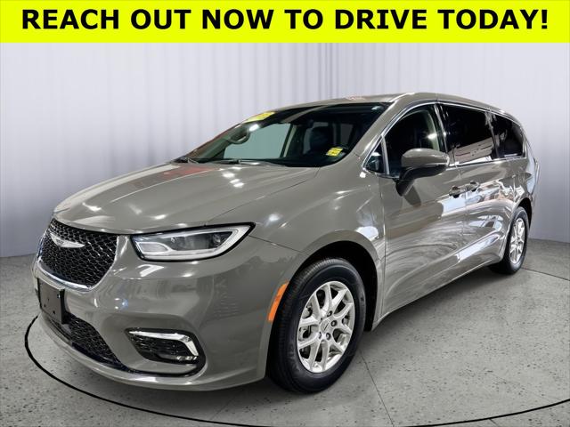 2023 Chrysler Pacifica Touring L