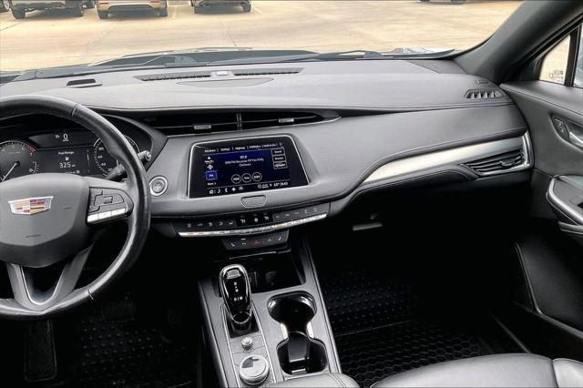 2023 Cadillac XT4 AWD Premium Luxury