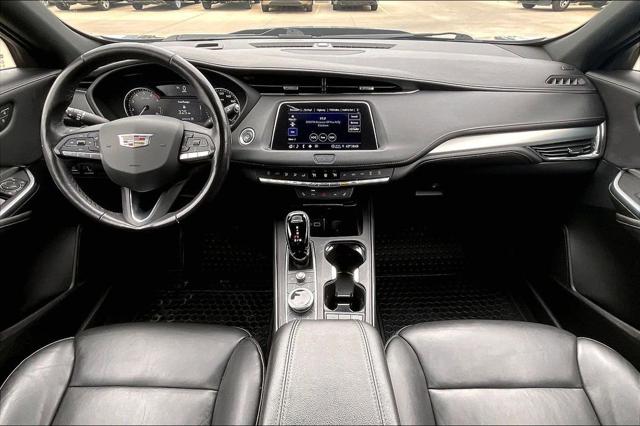 2023 Cadillac XT4 AWD Premium Luxury